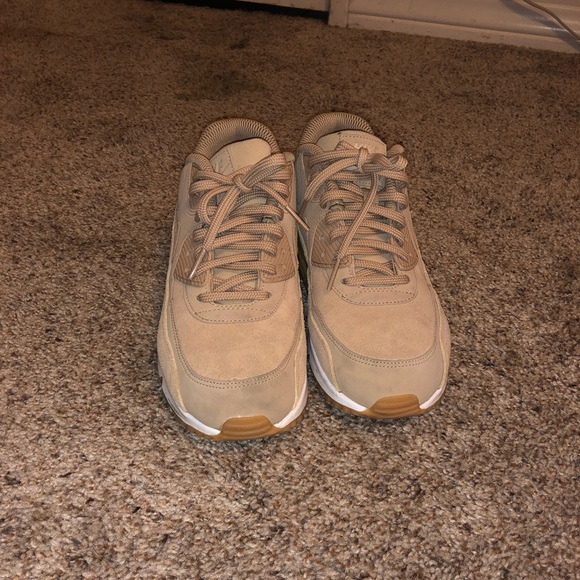Nike Shoes - Air Max 90